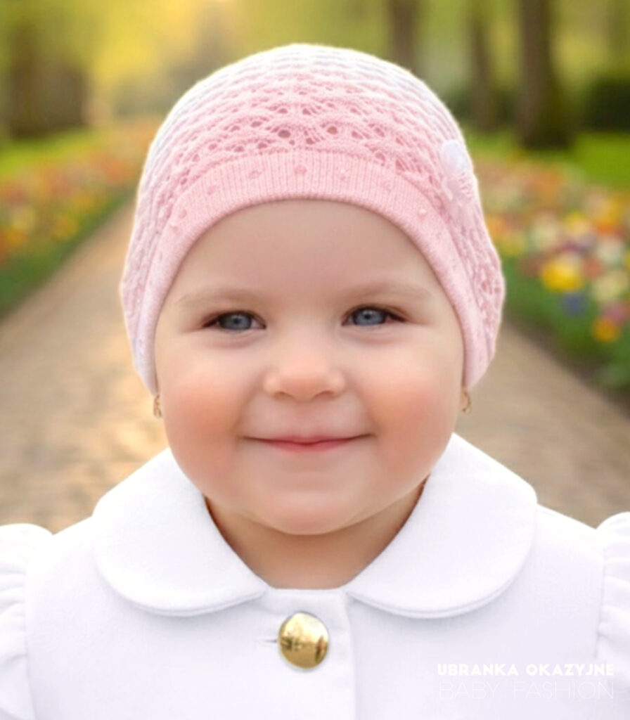 Różowa czapka ażurowa do chrztu dla dziewczynki 0-8 miesięcy - polski produkt, elegancka stylizacja