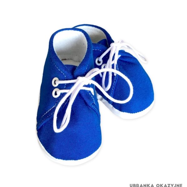 Chabrowe bawełniane buciki niemowlęce wiązane na białe sznurówki