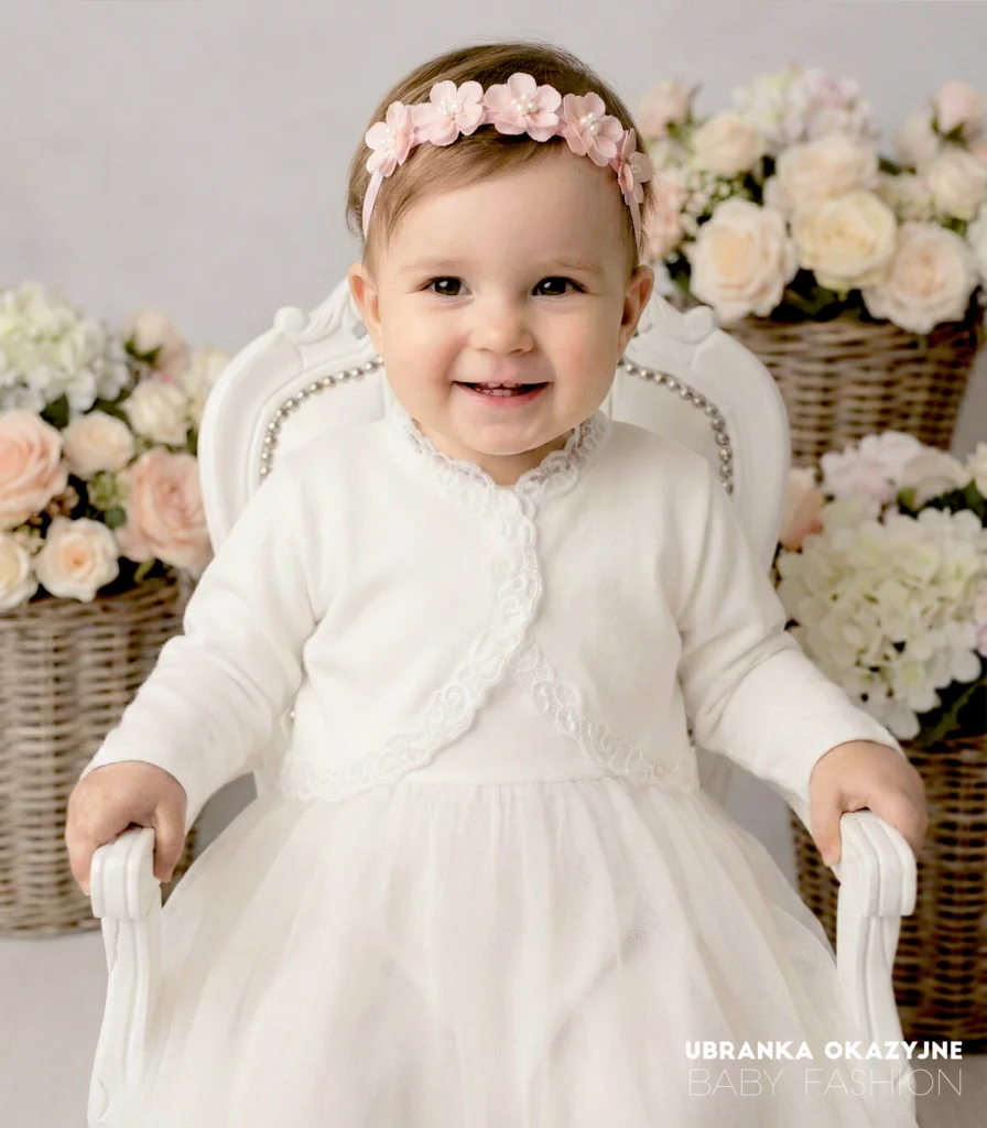 Eleganckie bolerko ecru dla dziewczynki z koronkowym wykończeniem - idealne do chrztu i na wesele