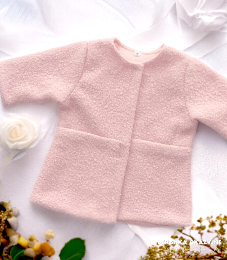 Płaszczyk buklowy pudrowy róż