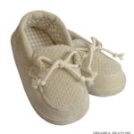 Beżowe mokasyny niemowlęce z kokardką i wnętrzem w kratkę - zamszowe niechodki