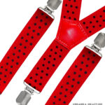 Czerwone szelki w czarne kropki dla dziecka do chrztu lub na roczek.