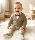 Beżowy sweterek bambusowy dla niemowlaka - elegancki kardigan do chrztu i na roczek