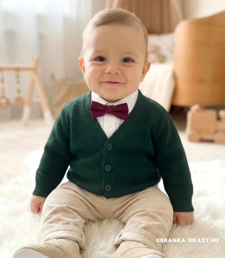Elegancki zielony sweterek niemowlęcy rozpinany typu kardigan dla chłopca