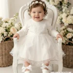 Elegancka sukienka do chrztu ecru z tiulem i haftowaną górą dla dziewczynki