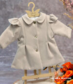 Beżowy płaszczyk do chrztu dla dziewczynki