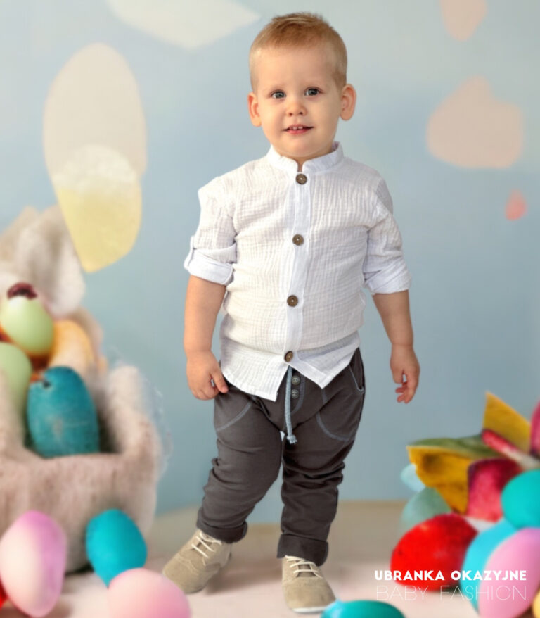 Wizytowy komplet chłopięcy na roczek lub wesele - zestaw Maksiu z białą koszulą i spodniami.