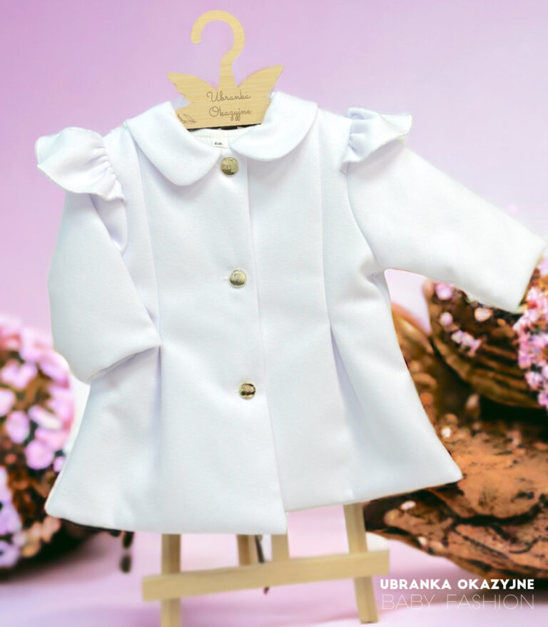 Elegancki biały płaszczyk do chrztu dla dziewczynki
