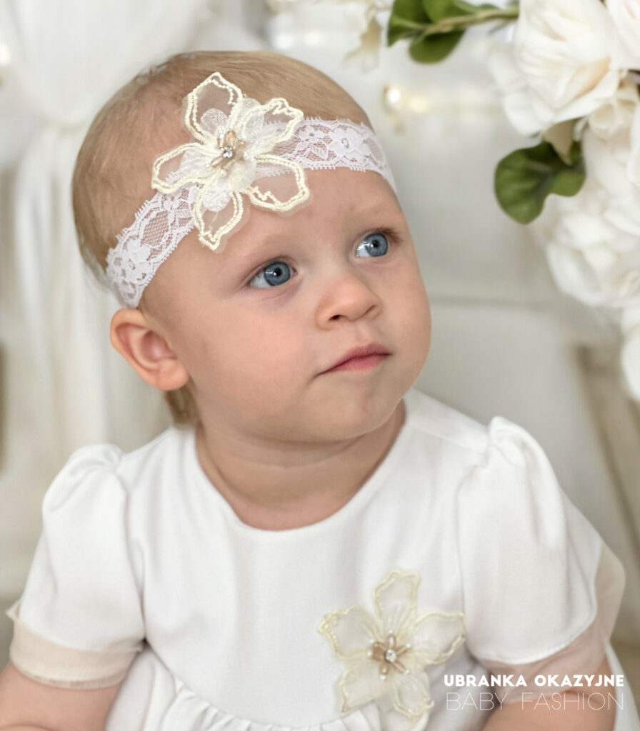 Opaska do chrztu z dużym ecru kwiatkiem