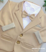 Beżowy garniturek dla dziecka