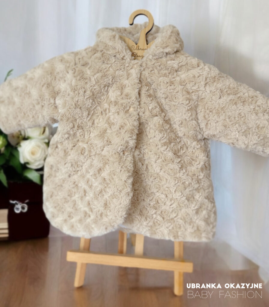 Futerko beżowe z kapturem