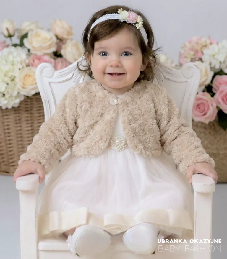 Beżowe bolerko z futerka dla dziewczynki na chrzest i uroczystości