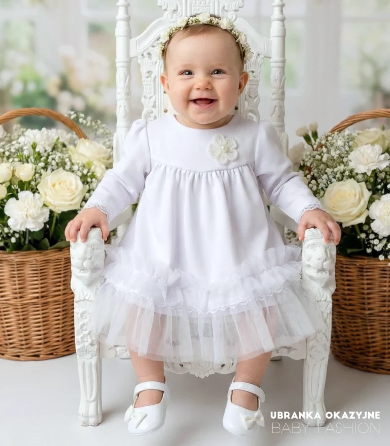 Biała sukienka do chrztu Lukrecja z długim rękawem i tiulowym dołem