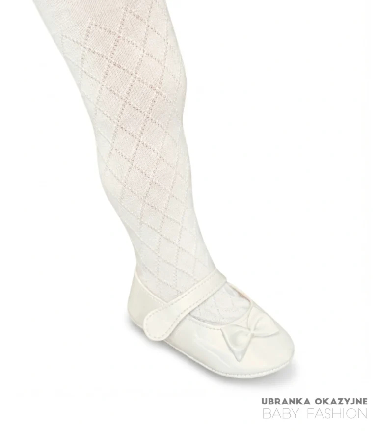 Rajstopy niemowlęce ecru w ażurowe romby do chrztu