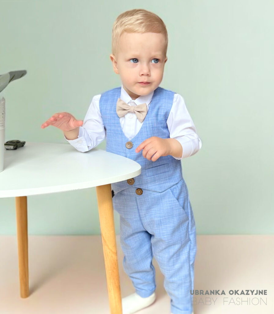 Błękitny zestaw chłopięcy z kamizelką oraz koszulo-bodami
