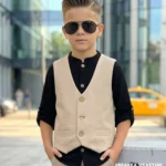 Elegancka beżowa kamizelka garniturowa dla chłopca zapinana na guziki