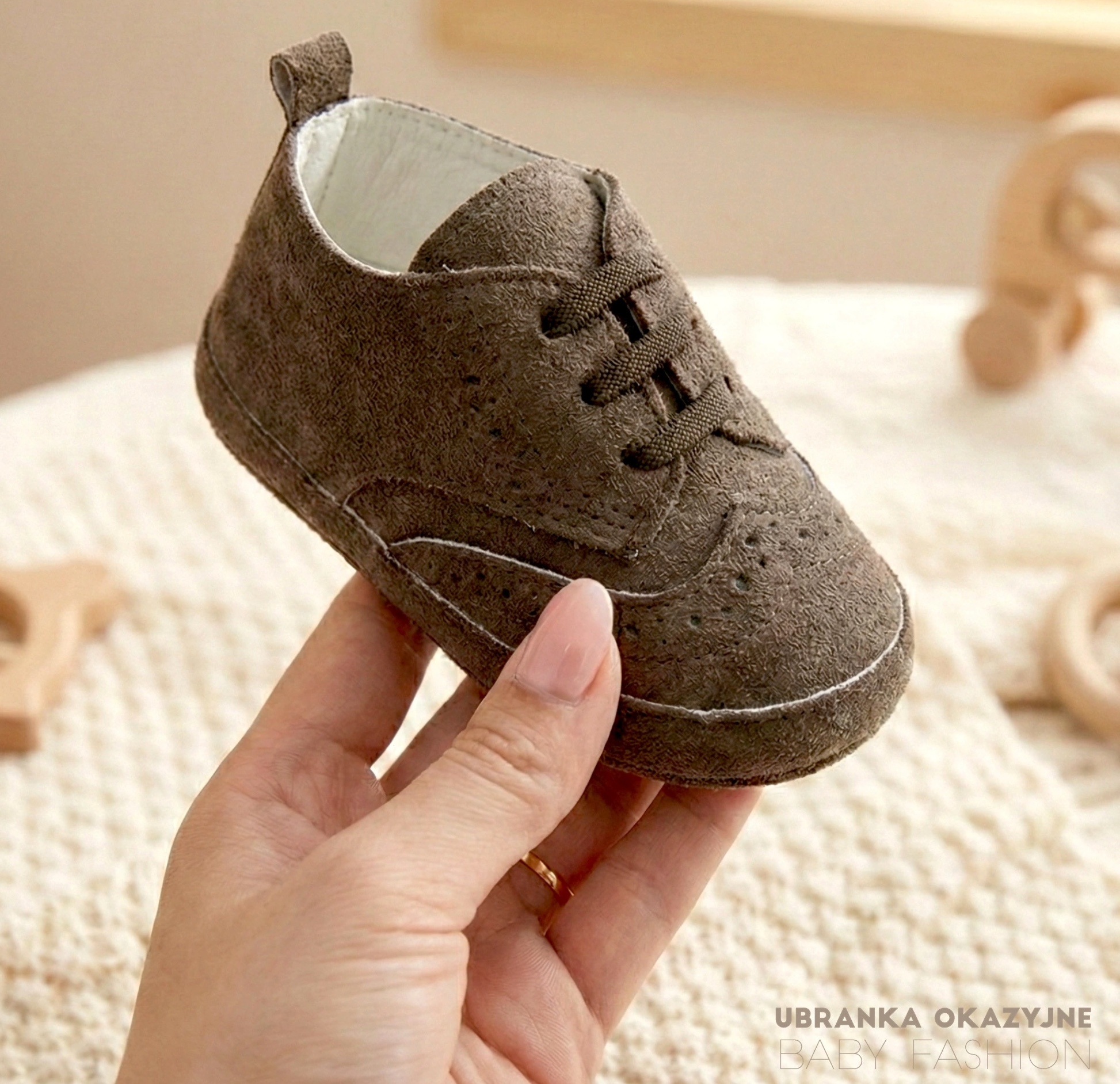 Czekoladowe buciki niechodki dla dziecka